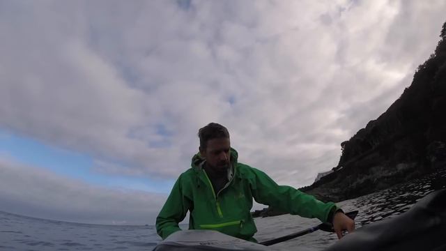 Solo SUP adventure / Smelly fish and sleeping on a cliff edge! смотреть онлайн