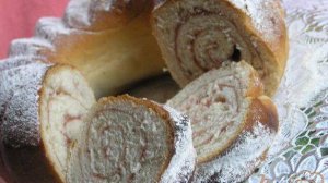 Ванильный рулет с малиной