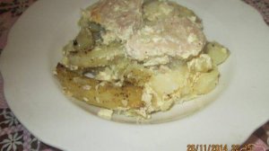 Тушеная картошка   с мясом  в духовке