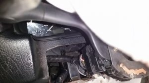 фольксваген вента(кондиционер)провода возле рычага лифта руля .Ч5