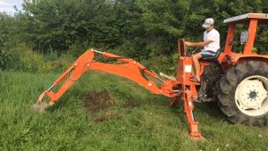 Задний навесной экскаватор Kioti KB 2485 ( Южная Корея)