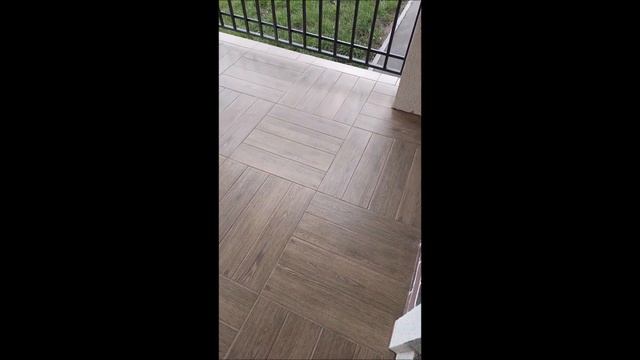 Укладка плитки на террасе