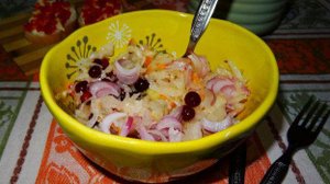 Маринованная капуста с клюквой