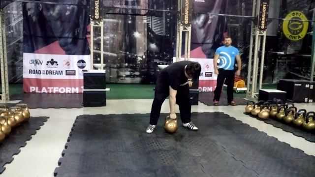 One-hand 50 kg kettlebell Сlean and Push Press. смотреть онлайн