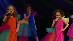 Шоу-группа Апрель - Попугай