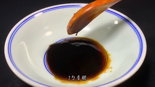 手撕包菜有人焯水也有人過油，哪有那麼複雜，教你一招，脆爽可口！【一畫美食】#手撕包菜