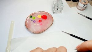 Как ухаживать за кистями после работы с гелевыми лаками?