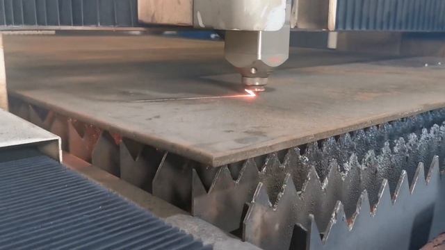 Лазерная резка, черная сталь, лист 10 мм смотреть онлайн