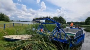 Лодка косилка для уборки водной растительности и покоса камыша №7/boat mower berky