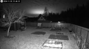 Камера заснняла какой то свет на небе! Что это?