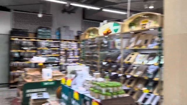 Супермаркет в Китае . Обзор . Санья , Хайнань. смотреть онлайн