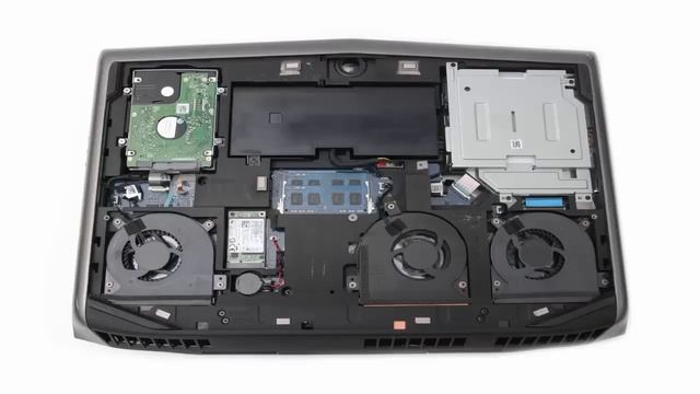 Alienware 13 Powered by the Alienware Graphics Amplifier смотреть онлайн