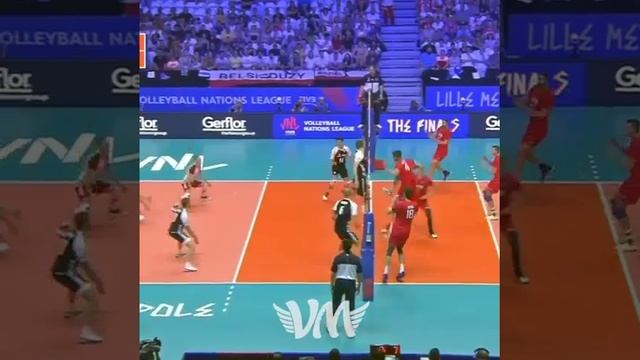 Артём Вольвич атака в 3 метра! смотреть онлайн