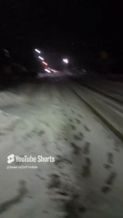 ЭТО ЧТО-ТО!!ДНЁМ ТАЕТ,А ВЕЧЕРОМ ЗАСЫПАЕТ СНЕГОМ!!Shorts