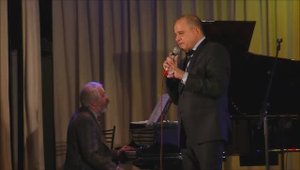 ГЕННАДИЙ КАМЕННЫЙ - А Я-ТО ДУМАЛ, ВЫ СЧАСТЛИВАЯ. ОСЕНЬ - Фрагм. концерта из Д.журналистов. 2016 г