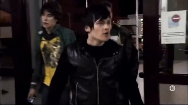 Горка и Паула — спаси меня смотреть онлайн