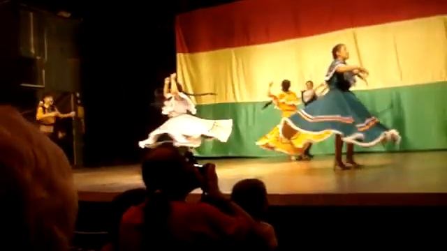 Antawara Chacarrera, Årsta torg смотреть онлайн