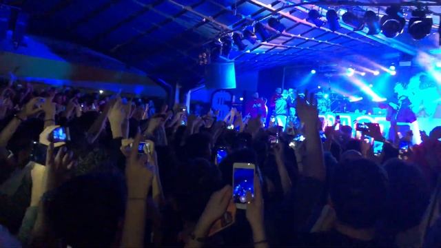 Sfera Ebbasta - Rockstar (LIVE MAMAMIA 14/04/2018 SENIGALLIA) смотреть онлайн