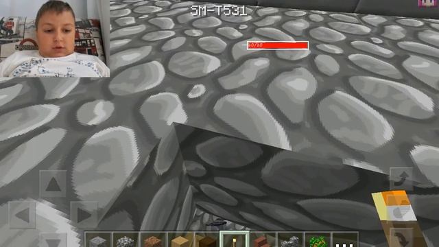 Сидит на деревню (с вэбкой) смотреть онлайн