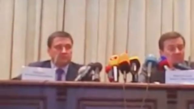 Милиция боится выполнять свои обязанности (Брифинг в МВД Донецка 14.03.2014) смотреть онлайн