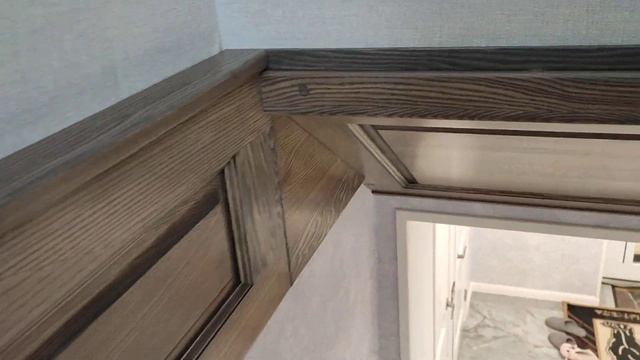 Тетивная лестница с подступ-ми и панелями.Bowstring staircase with risers and panels at floor level смотреть онлайн