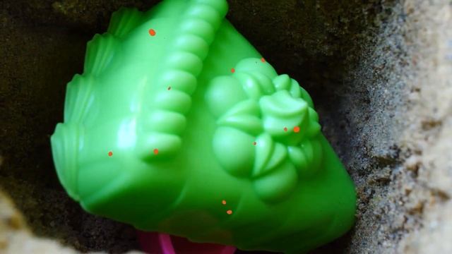 Ам Ням ищет клад! Видео про игрушки для детей  Игры в песочнице