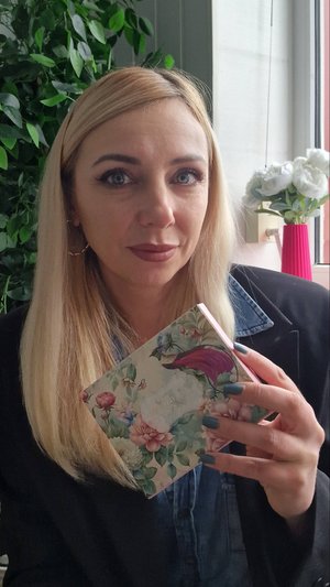 Нежная палетка для макияжа Eden Garden от Фаберлик