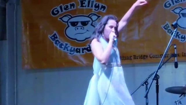 Fiona Grey performs Sept. 8, 2018, at the Glen Ellyn Backyard BBQ смотреть онлайн