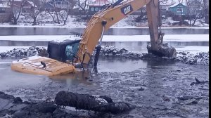 25-01-2025 потонул экскаватор при чистки Хопра!!!! а также военный городок стадио!!!!