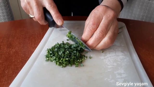 Taze Madımak Yemeği Tarifi Nasıl Yapılır? Tokat usulü Madımak nasıl pişirilir. Babaanne tarifi. смотреть онлайн