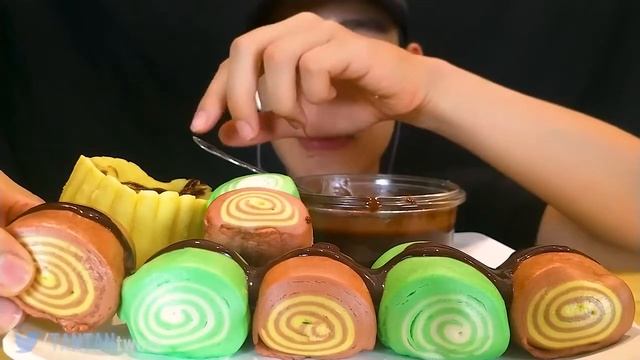 ASMR SPIRAL MANTOU  SUNFLOWER CAKE with CHOCOLATE SAUCERECIPE  EATING SOUNDS  TANTAN Twins ASMR