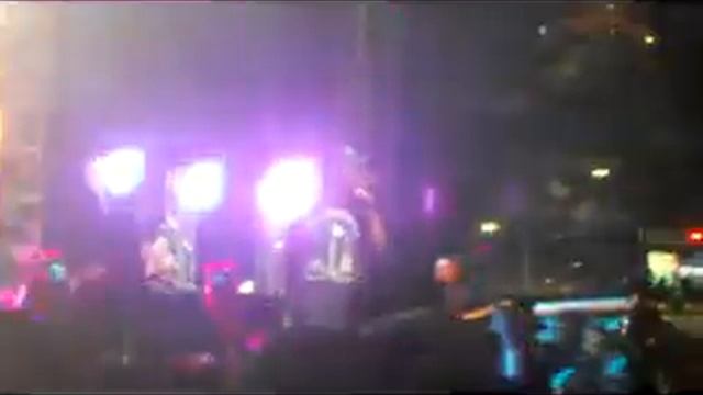 P.I.M.P (50 Cent Live Concert in Jakarta 8 Oct 2011)..mp4 смотреть онлайн