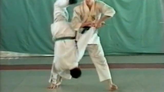 Искусство владения ножом и телом. Часть 2-18 смотреть онлайн