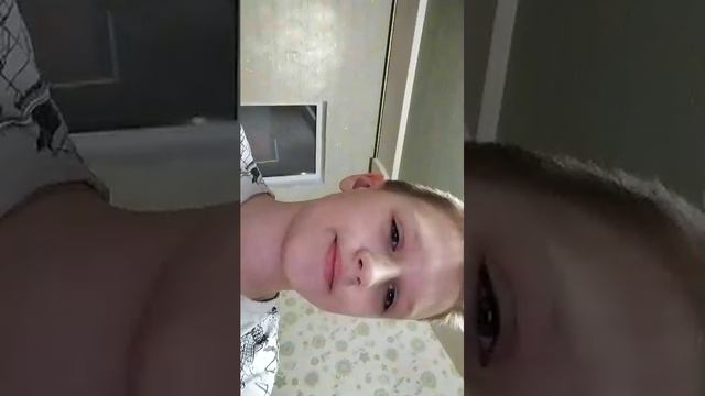 Моя сестра играет на пианино