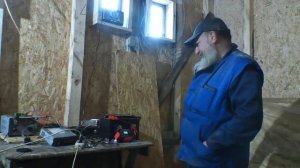 Зарядное устройство для автомобильного аккумулятора купил на алиэкспресс. Маленькое, но удаленькое.