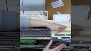 Вязание ажурной кареткой на Бразер (урок 2)