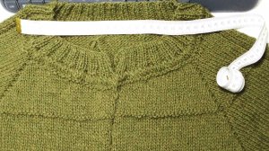 8.Кардиган спицами женский/продолжение работы от подрезов.
