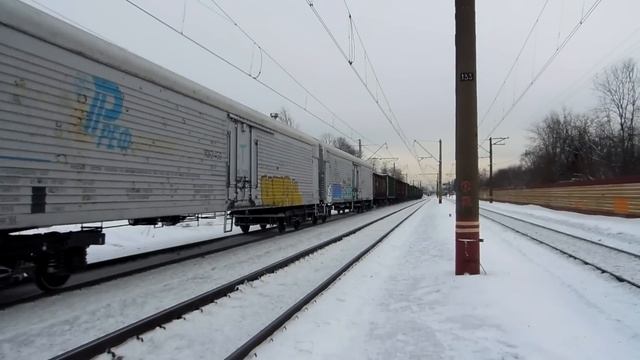 Электровоз ВЛ10-683 с грузовым поездом смотреть онлайн