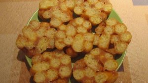Сладкая колбаска из кукурузных палочек