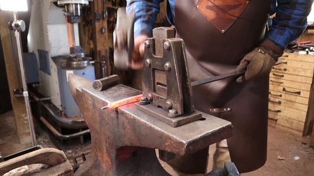Forging a wall sconce candle holder смотреть онлайн