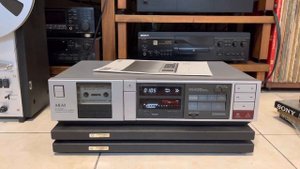 AKAI HX-R44 stereo cassette deck