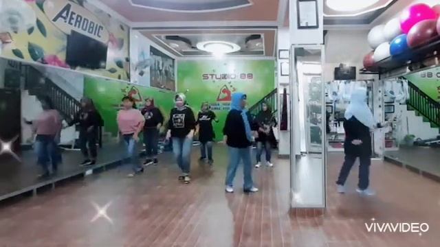 SIMPANG AMPEK Linedance / Demo by Studio 88 Santi's Class смотреть онлайн