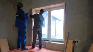 Приклейка на клей-пену фрезерованного ЭППС. Утепление оконных откосов Пеноплэксом, базовый слой