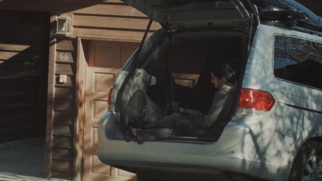 George in the Minivan (BMPCC OG Super16 + Canon FL 35mm f/2 vintage lens) смотреть онлайн