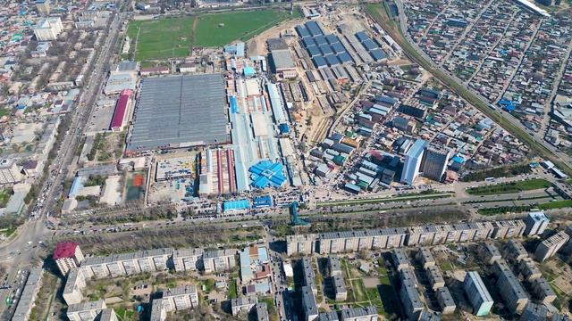 Рынок Мадина в Бишкеке с высоты птичьего полета