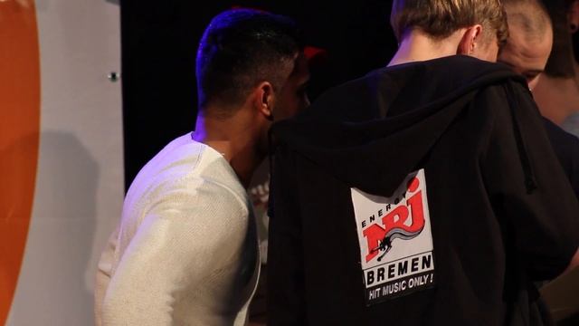 "ShapeYOU and Friends" Bizeps Curl Wettbewerb смотреть онлайн