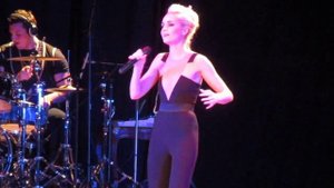 Полина Гагарина - Осколки [live] in Yekaterinburg (28.09.13) [5]