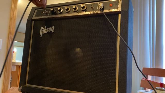 Vintage 1970’s Gibson G-30 38 Watt 112 Solid State Combo Amp смотреть онлайн