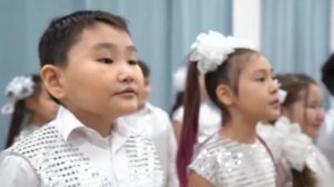 Песня "Зима", слова и музыка С.Прохоровой. Поёт 2д класс. МАОУ НПСОШ №2 г.Якутска