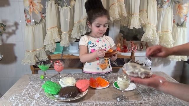 ПОНЧИКИ ПАЛЬЧИКИ ОБЛИЖЕШЬ. Готовим с мамой Ready sweet donuts with mom смотреть онлайн